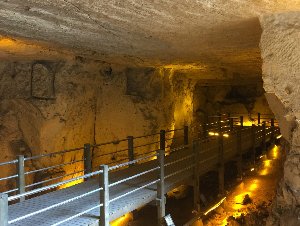 Tunnel de grotte antique